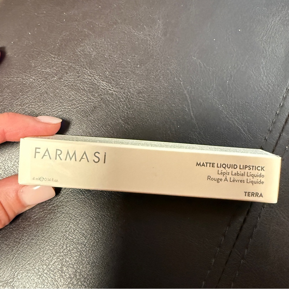NWOT FARMASI LIQUID MATTE LIPSTICK TERRA RED BROWN RUST COLOR - Picture 6 of 8
